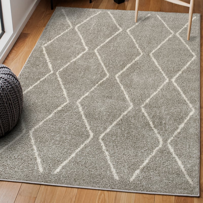 JONATHAN Y Petra Moroccan Diamond Shag Area Rug