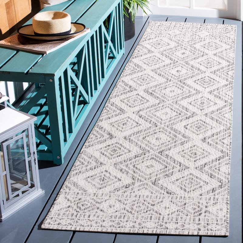 SAFAVIEH Courtyard Froukje Casual Waterproof Patio Backyard Rug