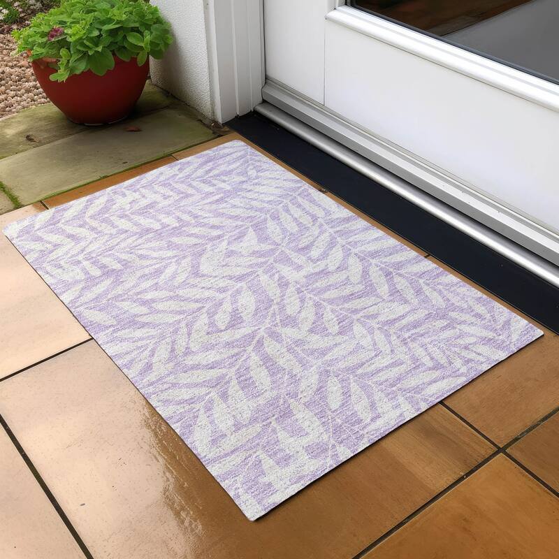 Machine Washable Indoor/ Outdoor Chantille Palm Rug - Lavender - 1'8" x 2'6"