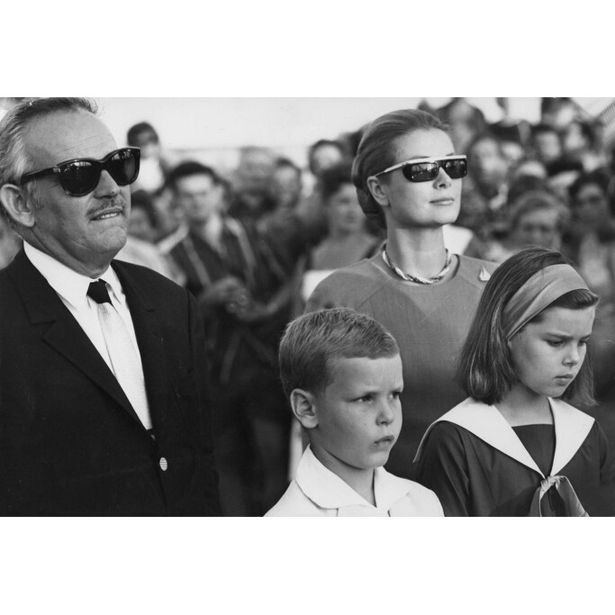 Prince Rainer And Grace Kelly With Their Children Photo Print Overstock