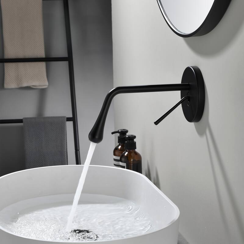 Solid Brass Wall Mounted Single-handle Bathroom Faucet