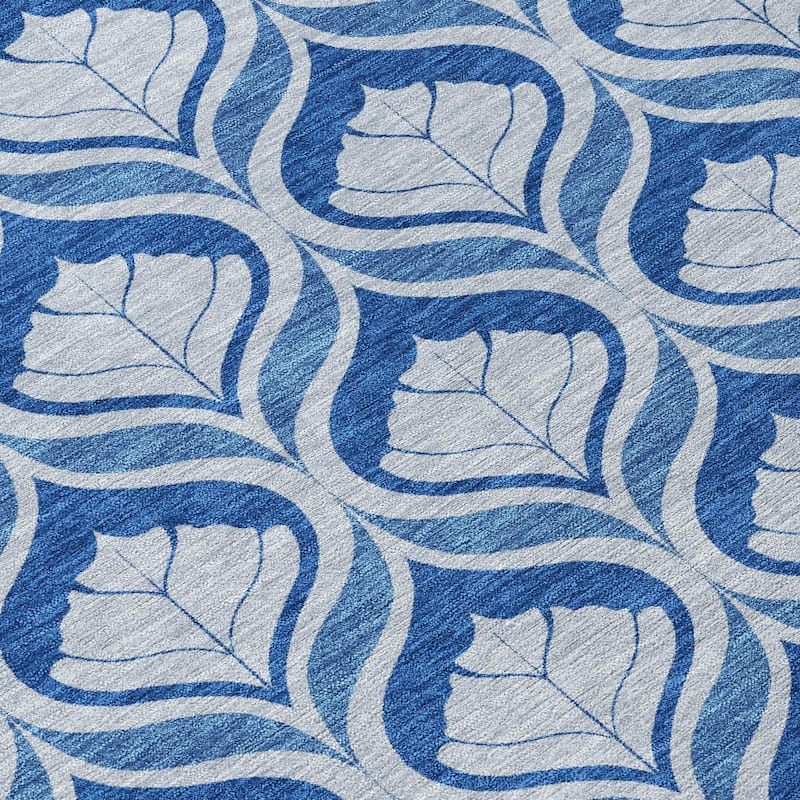 Machine Washable Indoor/ Outdoor Modern Trellis Chantille Rug