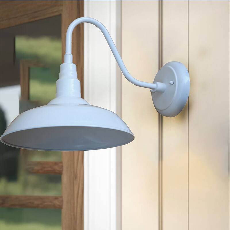 1 Light Outdoor Wall Lighting in White finish