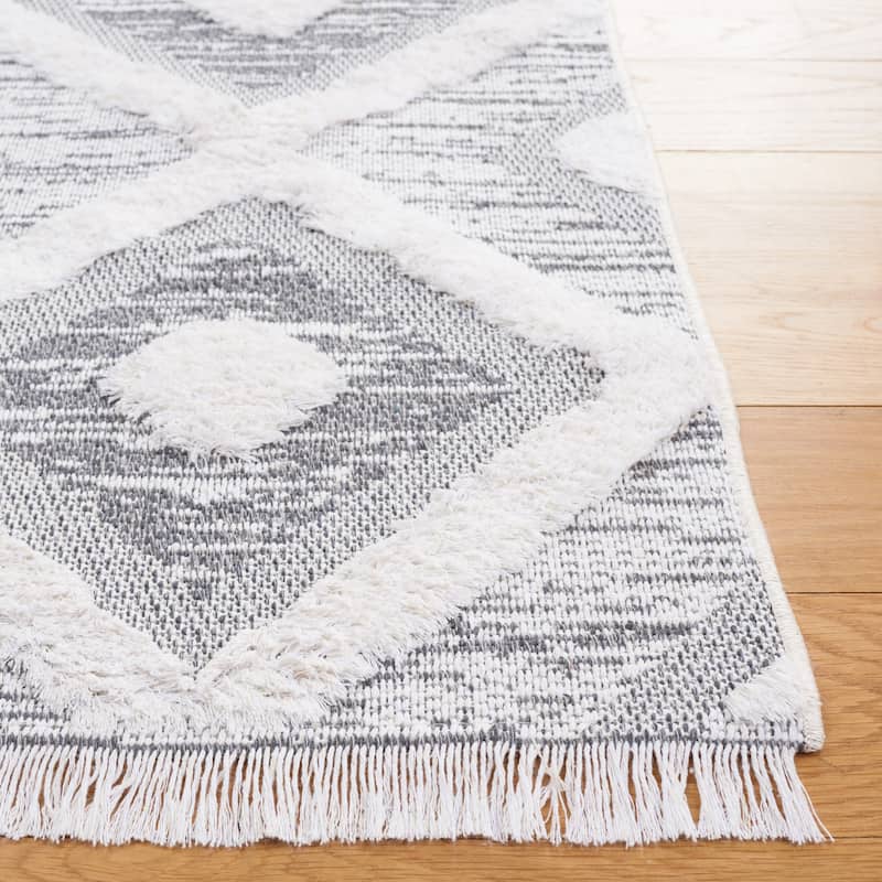 SAFAVIEH Augustine Eloina Trellis Fringe Rug