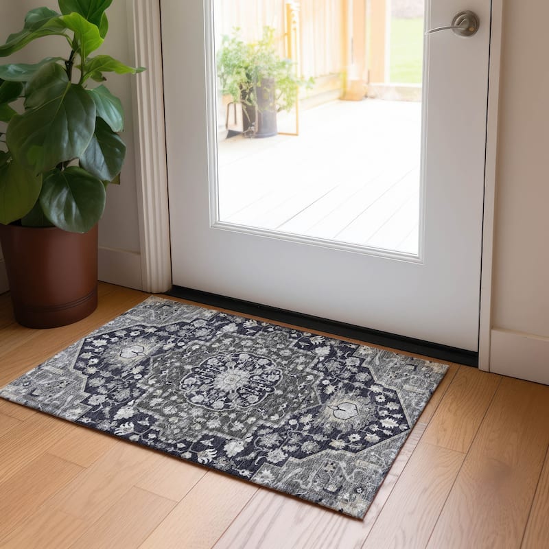 Machine Washable Indoor/ Outdoor Traditional Medallion Chantille Rug - Black - 1'8" x 2'6"