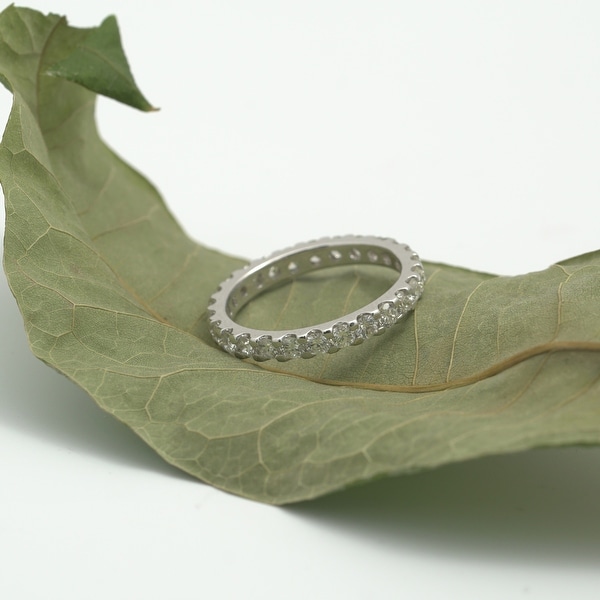 14K White Gold 1.40 cttw. Round Cut Shared Prong Diamond Eternity Wedding Ring HI,SI1-2