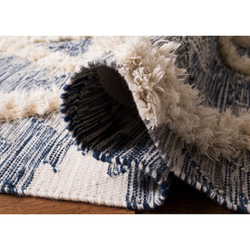 SAFAVIEH Hand-knotted Kenya Arlenne Southwestern Tribal Wool Rug