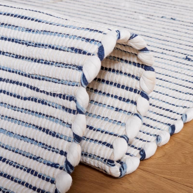 SAFAVIEH, Handmade Montauk Makenzie Stripe Rug