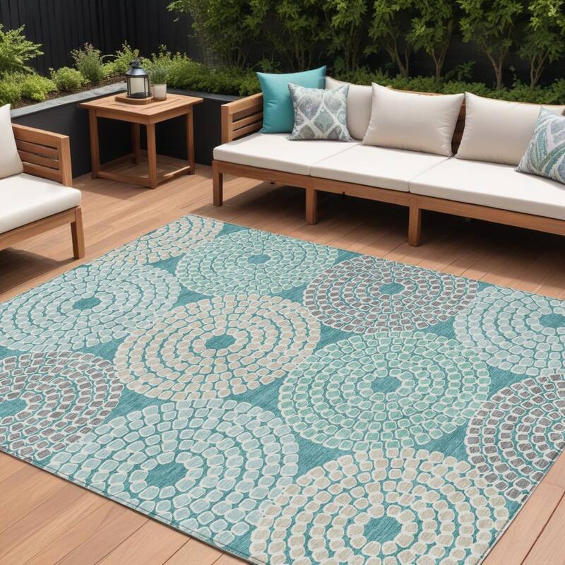 HomeRoots Geometric Transitional Rectangle Outdoor Rug - 10' X 14'