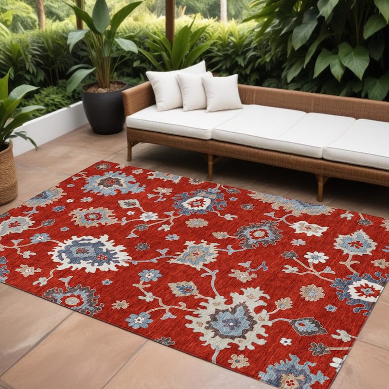 HomeRoots Floral Traditional Rectangle Outdoor Rug - 8' X 10'
