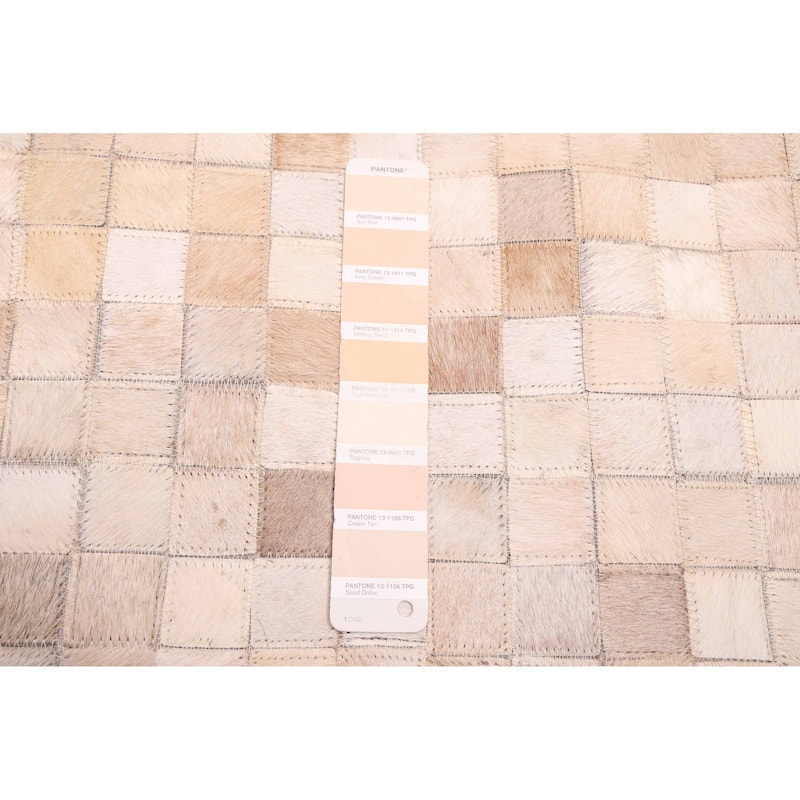 ECARPETGALLERY Handmade Cowhide Patchwork Beige Leather Rug - 5'1 x 5'1