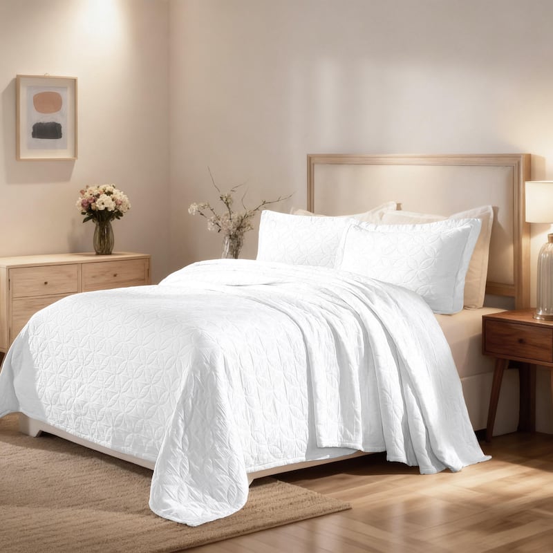 Blue Nile Mills Celtic Circle 100% Cotton Matelasse 3-Piece Bedspread Set - White - King