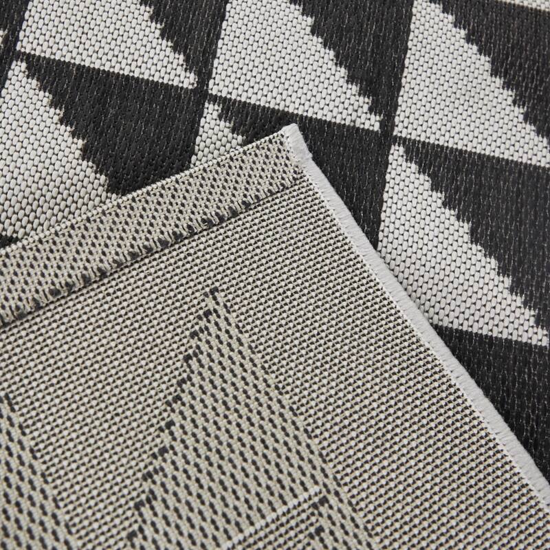 Bennett Transitional Geometric Indoor/Outdoor Area Rug