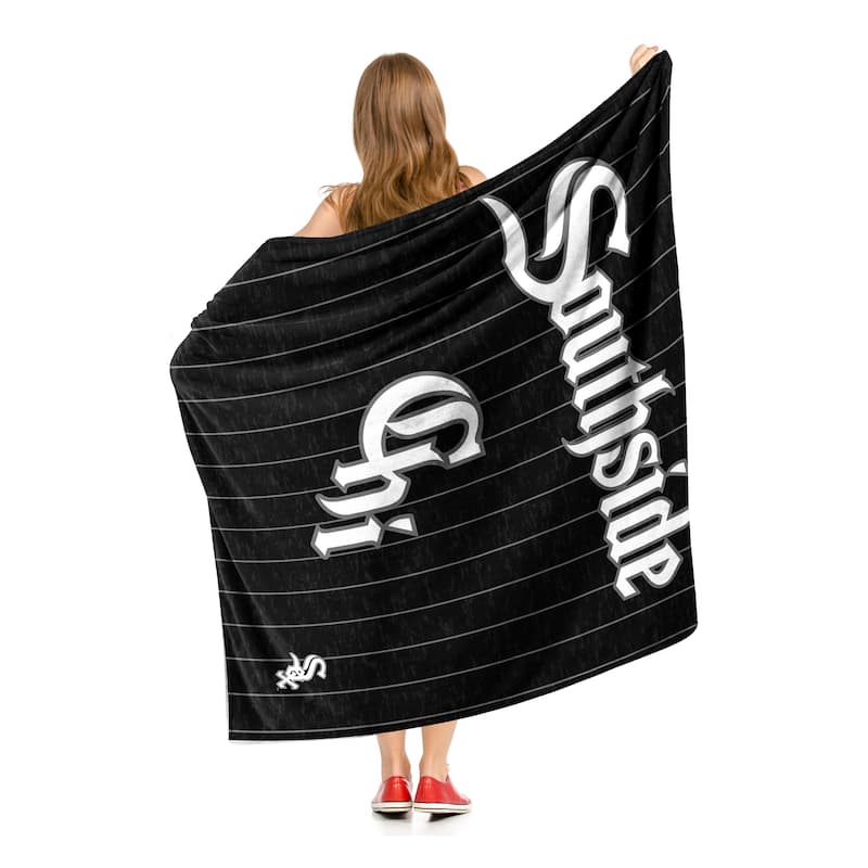 MLB City Connect Chicago White Sox Silk Touch Sherpa Throw