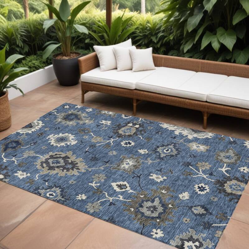 HomeRoots Floral Traditional Rectangle Outdoor Rug - 10' X 14'