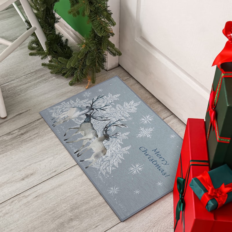 Indoor/ Outdoor Cozy Winter Gray Washable Reindeer Snowflakes Rug - 1'8" x 2'6" - Gray