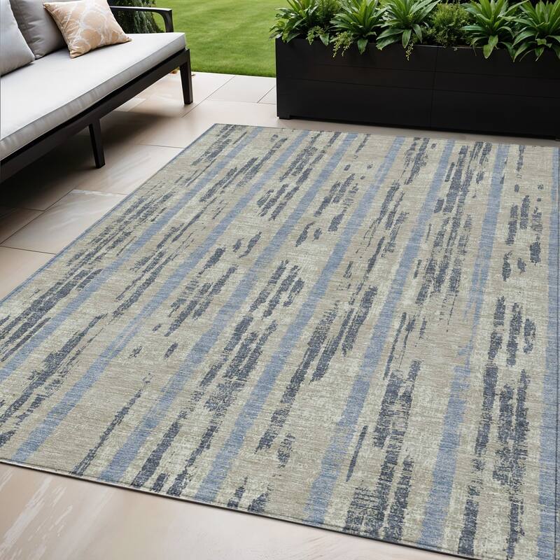 HomeRoots Striped Transitional Rectangle Outdoor Rug - 5' X 8'