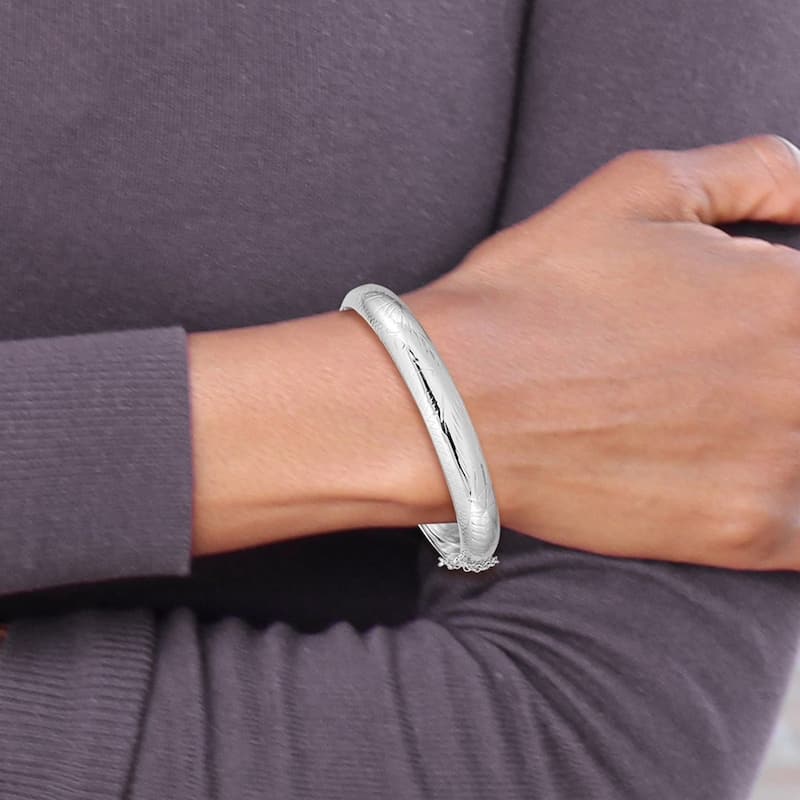 Curata 925 Sterling Silver 7.5" 9.5mm Wide Textured Hinged Bangle Bracelet
