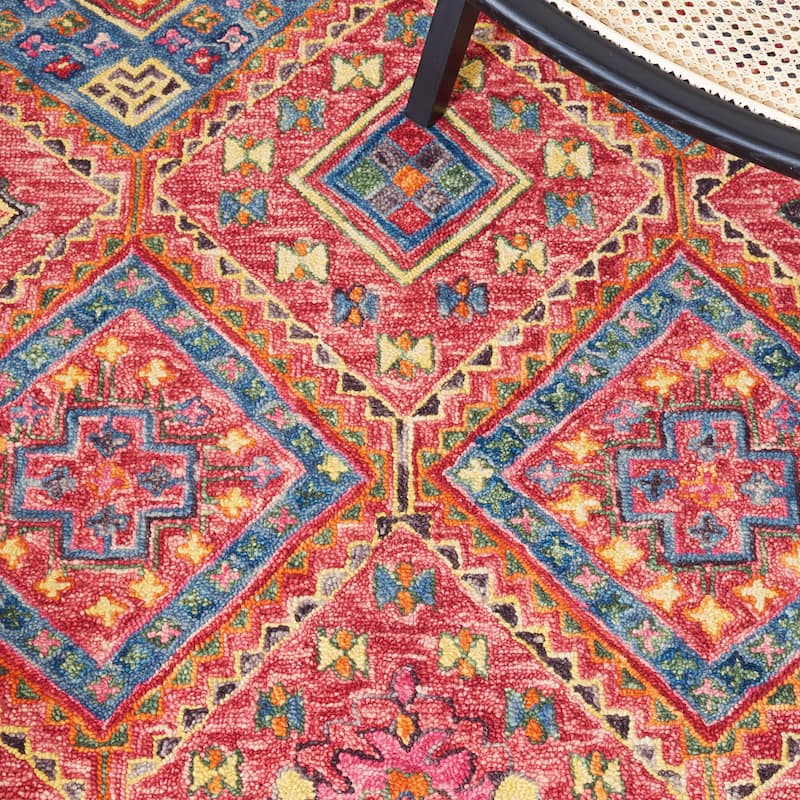 SAFAVIEH Handmade Aspen Leontina Boho Wool Tassel Rug
