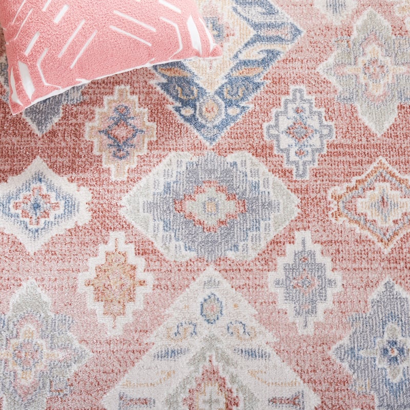 SAFAVIEH Blair Machine Washable Kanae Slip Resistant Boho Rug