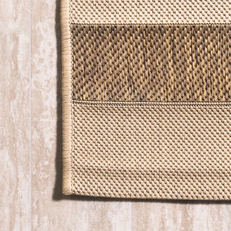 JONATHAN Y Tavira Wide Stripe Indoor/Outdoor Area Rug