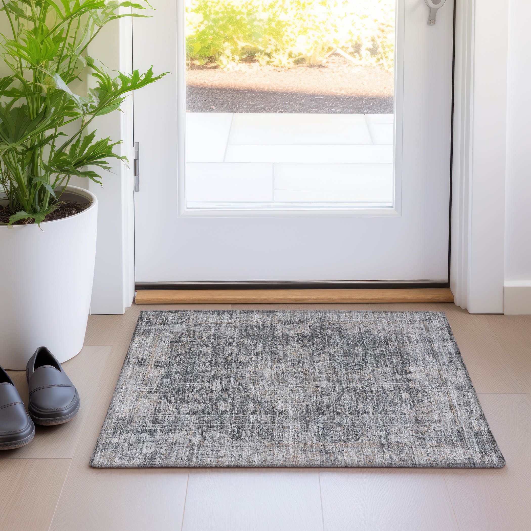 Machine Washable Indoor/ Outdoor Traditional Vintage Chantille Rug