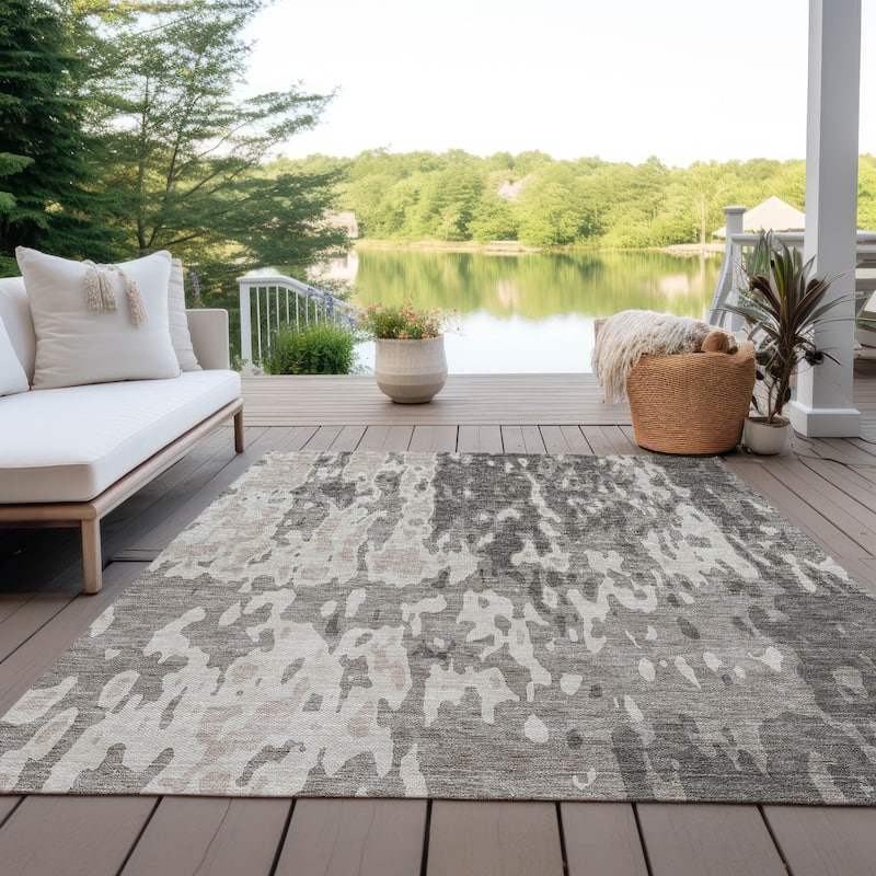 Machine Washable Indoor/ Outdoor Abstract Contemporary Chantille Rug