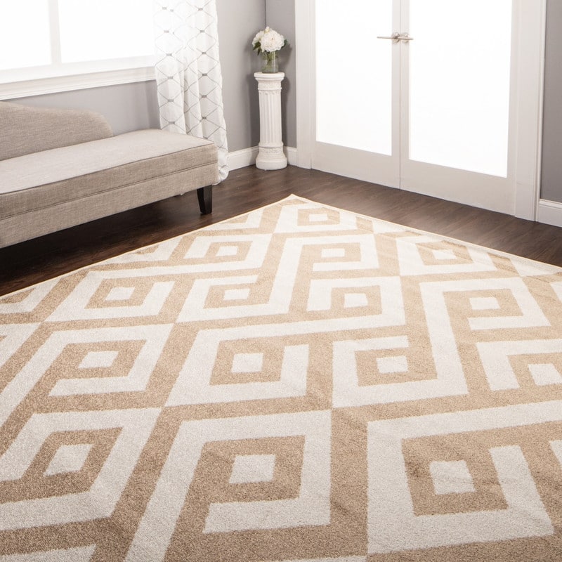 Superior Saxton Modern Diamond Indoor Runner or Area Rug