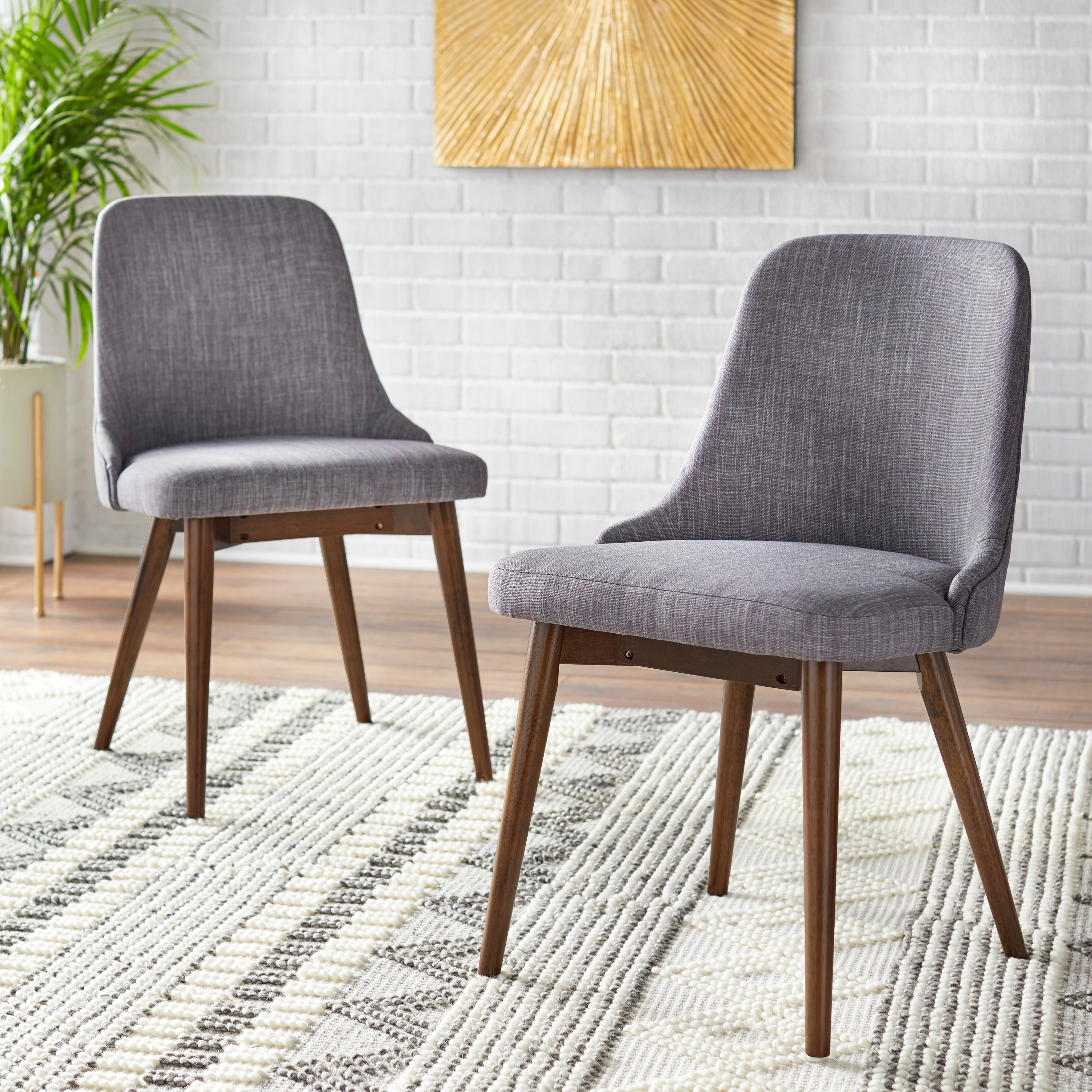 Carson Carrington Tornio 5 piece Round Dining Set On Sale Bed