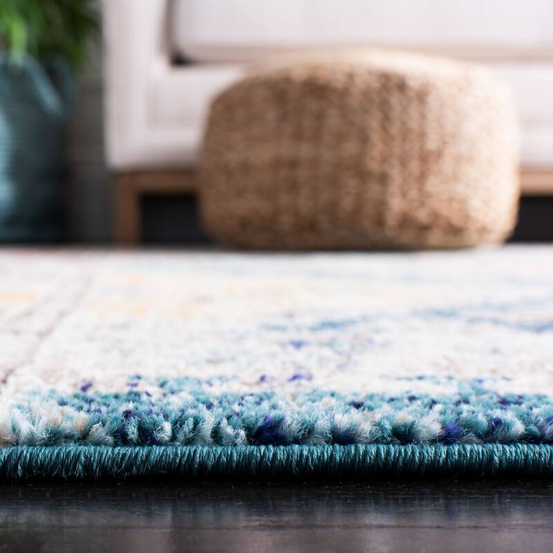 SAFAVIEH, Madison Hortensia Boho Diamond Distressed Rug