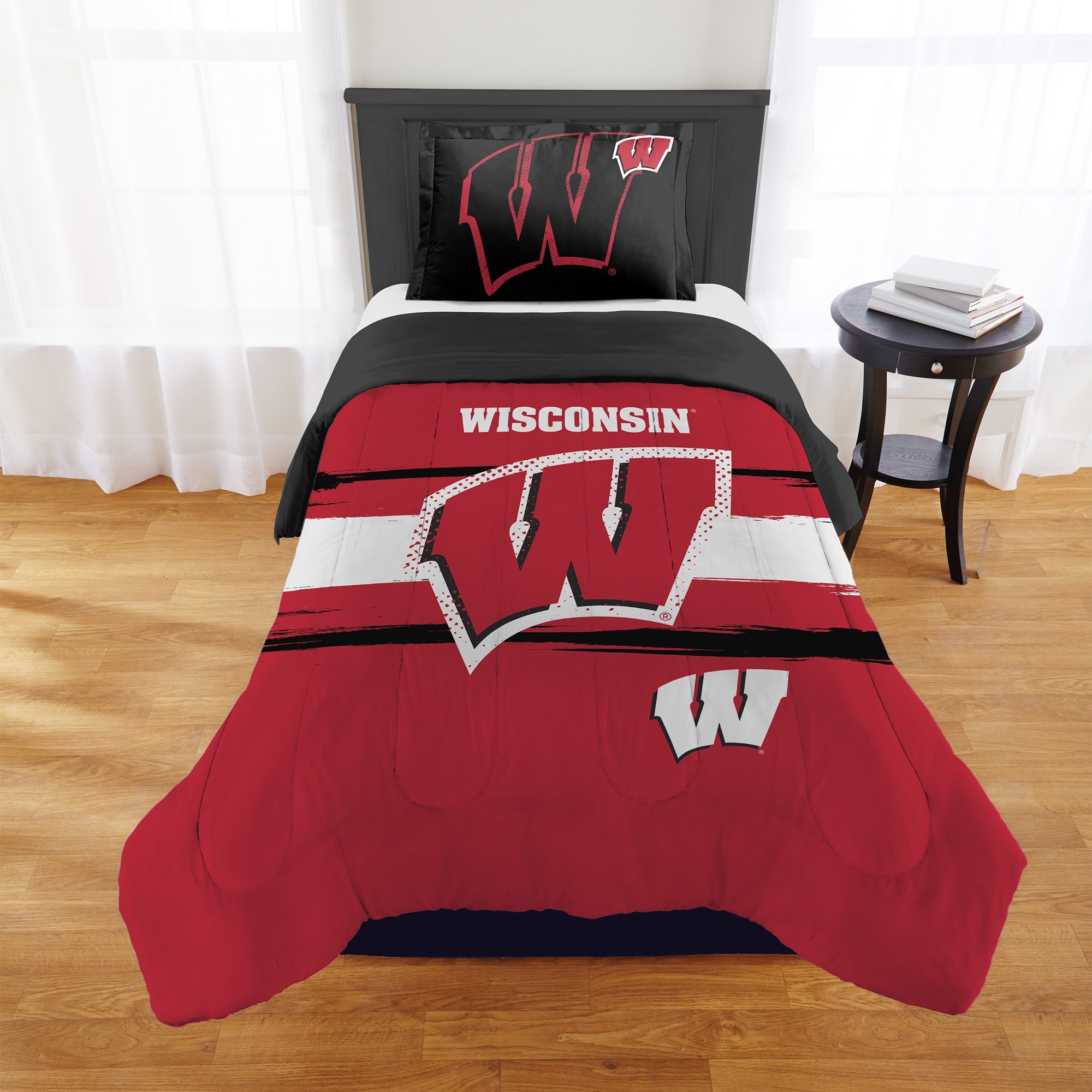NCAA Officially Licensed Wisconsin Badgers Comforter & Sham Set