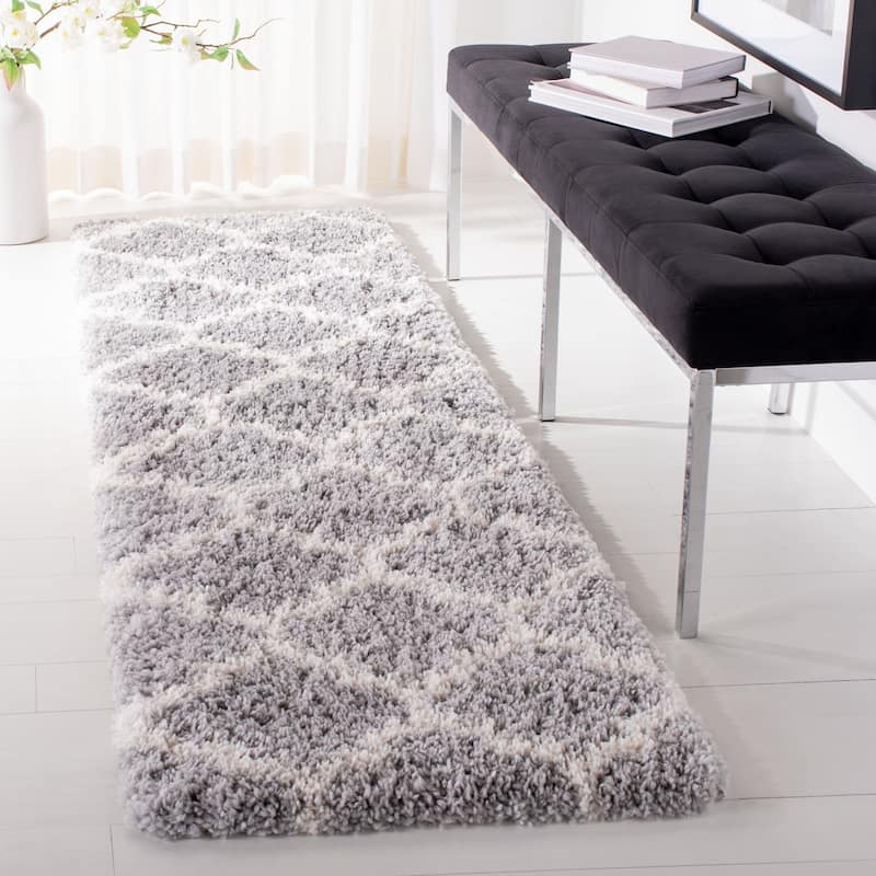 SAFAVIEH Fontana Shag Evor Trellis 2-inch Thick Rug - 2'3" x 6' Runner - Grey/Cream
