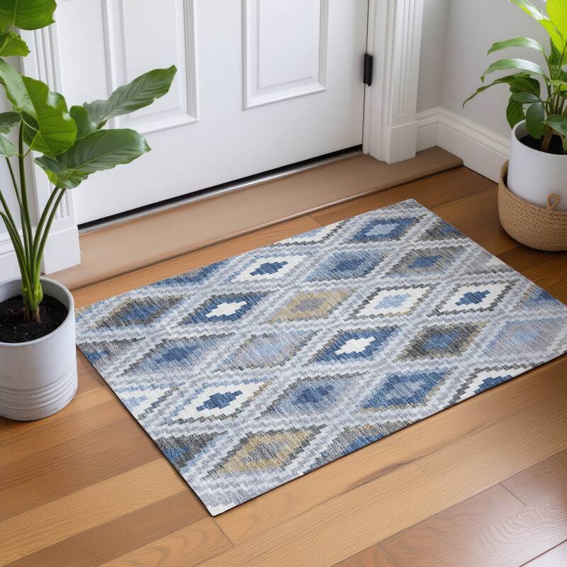 Machine Washable Indoor/ Outdoor Global Geo Chantille Rug