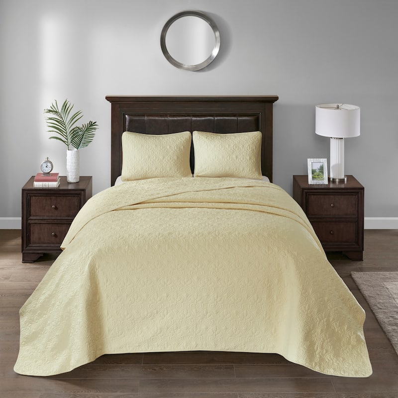 Madison Park Mansfield Reversible Oversized 3-piece Solid Texture Bedspread Quilt Set with Matching Shams