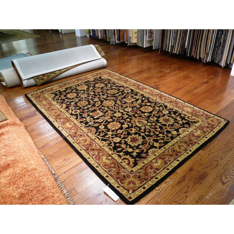 SAFAVIEH Handmade Heritage Maren Traditional Oriental Wool Rug