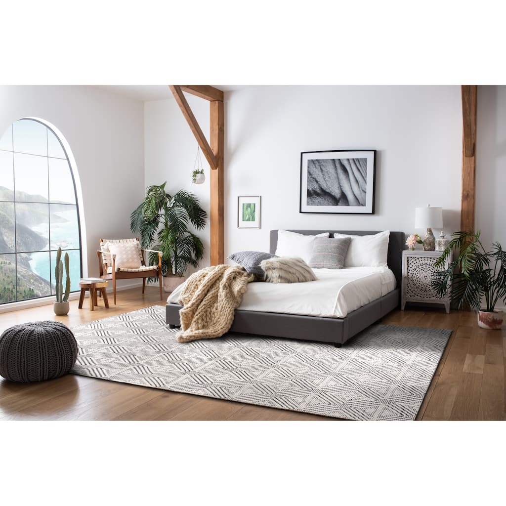 SAFAVIEH Handmade Marbella Beka Wool Rug