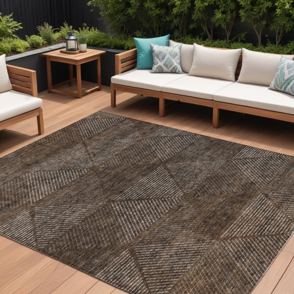 HomeRoots Geometric Transitional Rectangle Outdoor Rug