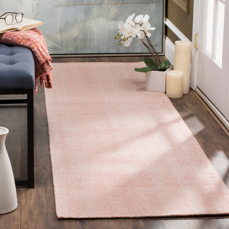 SAFAVIEH Handmade Flatweave Marbella Honorine Modern Wool Rug - 2'3" x 8' Runner - Red