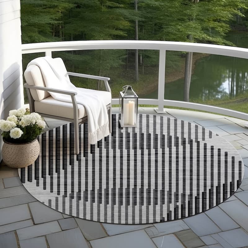 Machine Washable Indoor/ Outdoor Abstract Stripe Chantille Rug - Gray - 8' x 8'