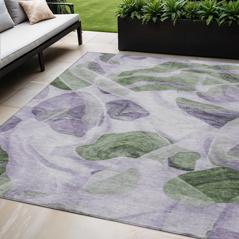 HomeRoots Abstract Transitional Rectangle Outdoor Rug - 5' X 8'