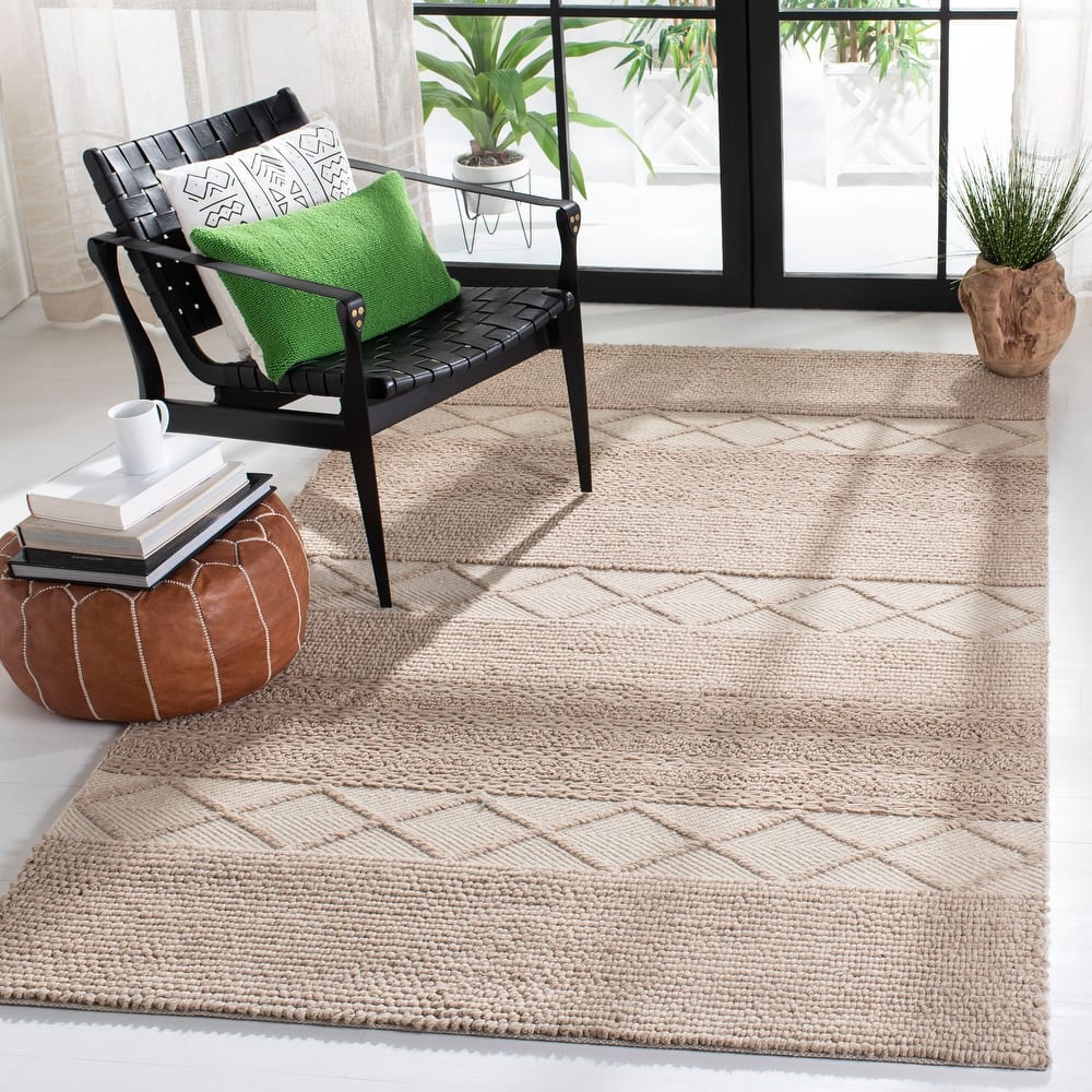 SAFAVIEH Handmade Natura Walfrieda Wool Rug