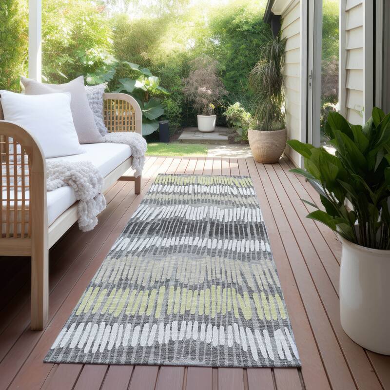 Machine Washable Indoor/ Outdoor Chantille Stripe Abstract Rug - Gray - 2'3" x 7'6"