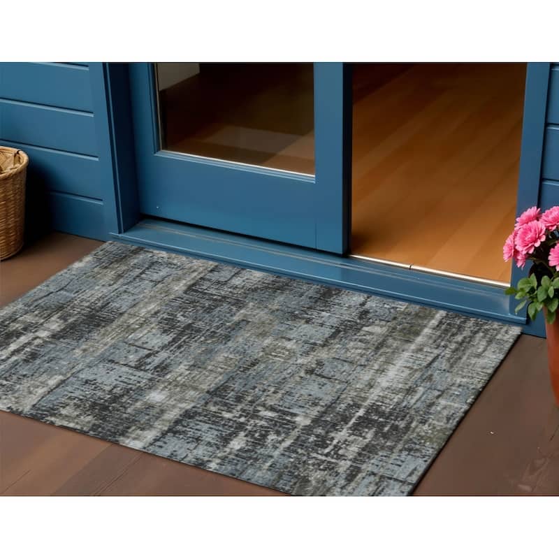 HomeRoots Geometric Transitional Rectangle Outdoor Rug - 3' x 5'