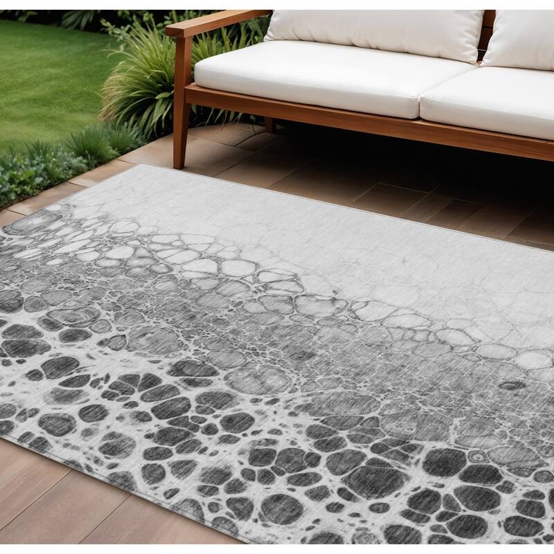 HomeRoots Abstract Transitional Rectangle Outdoor Rug - 9' X 12'