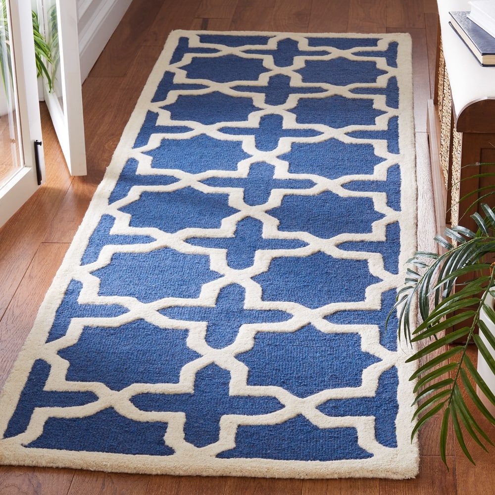 SAFAVIEH Handmade Cambridge Remedios Geometric Wool Rug