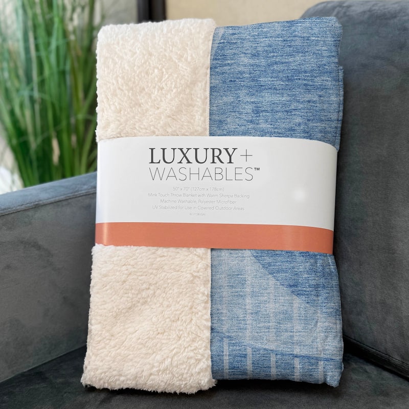 Premium Machine Washable Geo Sherpa Throw Blanket