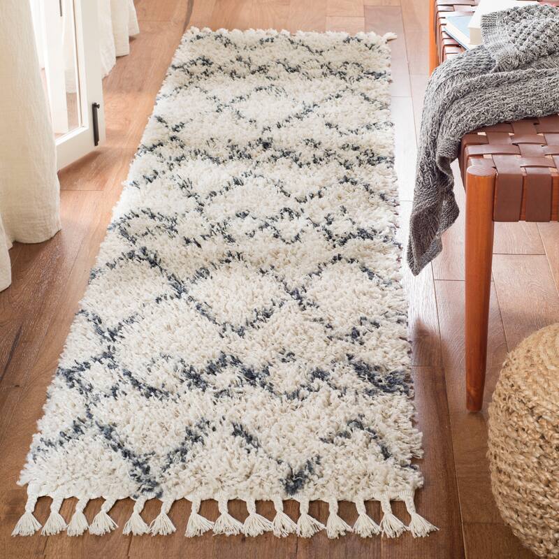 SAFAVIEH Pro Lux Shag Darcia Moroccan Tassel 2.4-inch Thick - 2' 6" x 10' - Cream/Blue - Runner