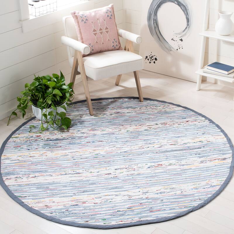 SAFAVIEH Handmade Montauk Miranta Fringe Rug - 6' Round - Blue/Ivory