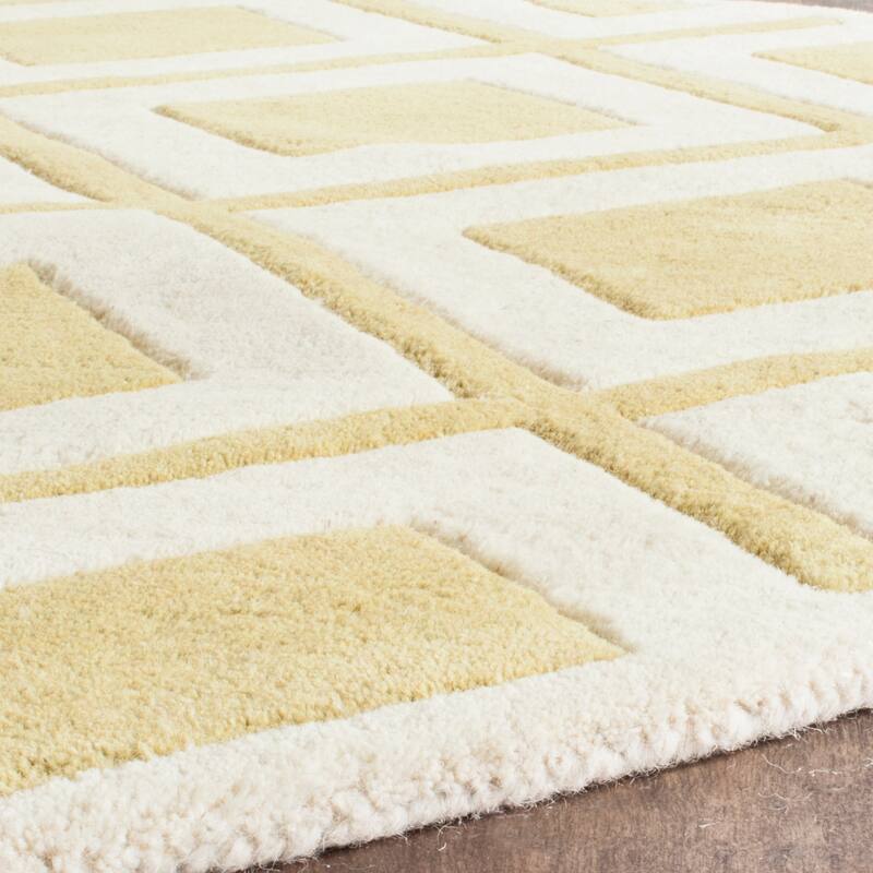 SAFAVIEH Handmade Chatham Llio Modern Wool Rug
