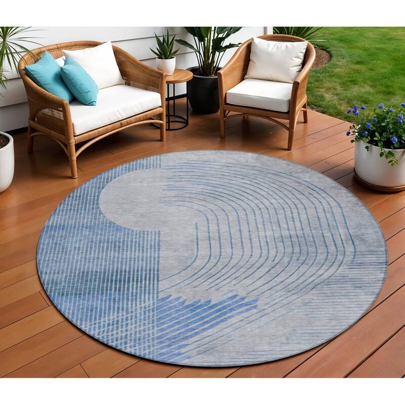 HomeRoots Geometric Transitional Rectangle Outdoor Rug - 8' Round